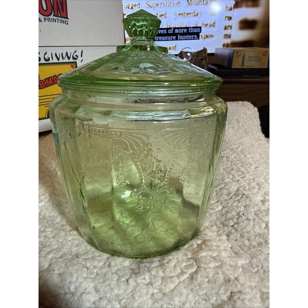 1930's VTG Cameo Ballerina Green Cookie Jar depression glass w/lid Uranium Glows
